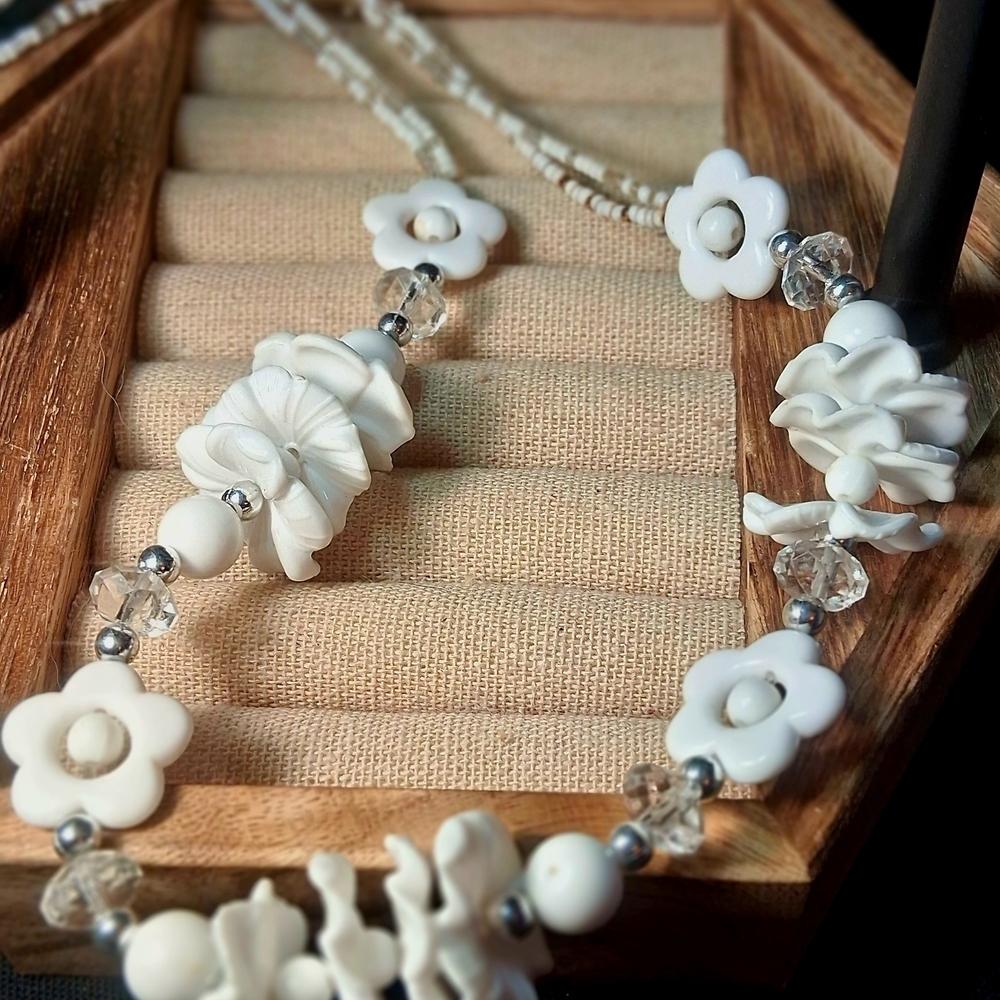White Floral Beaded Necklace for Women - Elegant Flower Accent